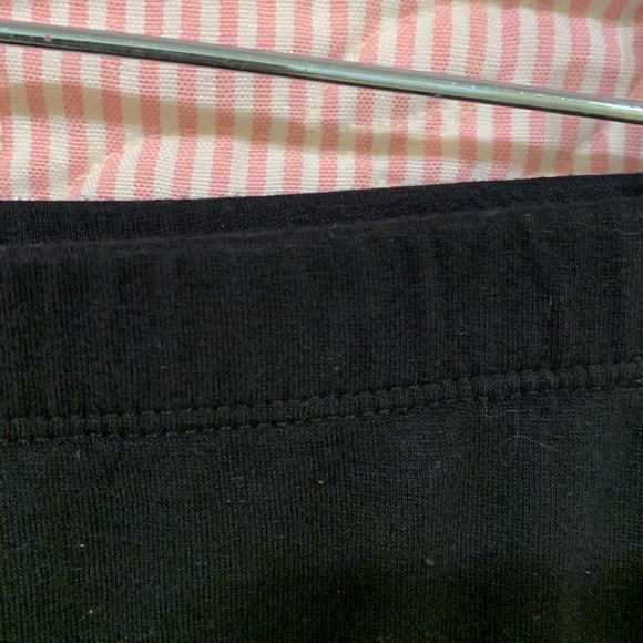 Black straight skirt with bubble hem - Picture 4 of 5